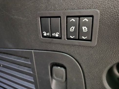 Used 2019 GMC Yukon SLT w/ Graphite Performance Edition AWD/4WD image 37