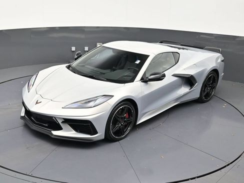 Used 2023 Chevrolet Corvette Stingray Coupe w/ Z51 Performance Package RWD image 12