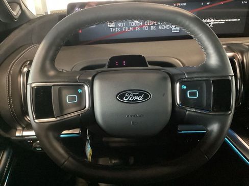 New 2026 Ford Expedition Platinum image 15