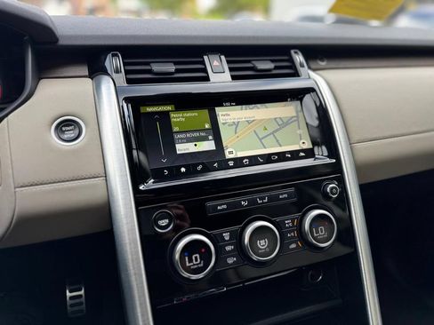 Used 2018 Land Rover Discovery HSE AWD/4WD image 15