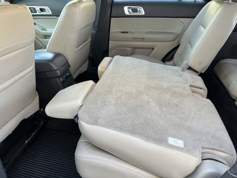 Used 2015 Ford Explorer XLT w/ Equipment Group 202A image 18