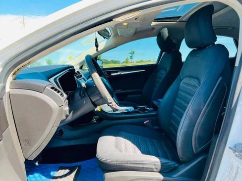 Used 2016 Ford Fusion SE w/ Equipment Group 202A image 9