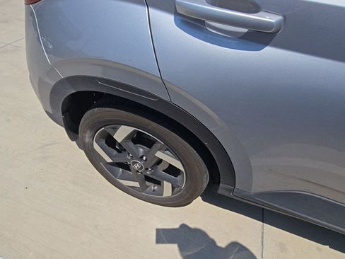 Used 2025 Hyundai Venue SEL FWD image 5