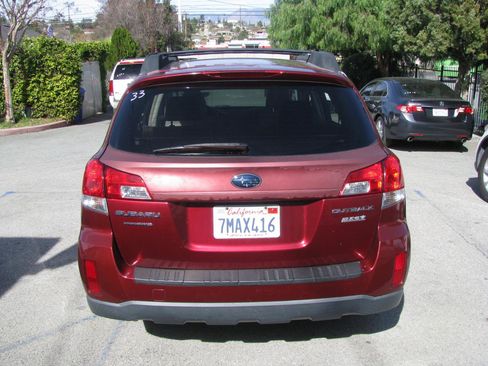 Used 2011 Subaru Outback 2.5i Premium w/ All-Weather Pkg image 5