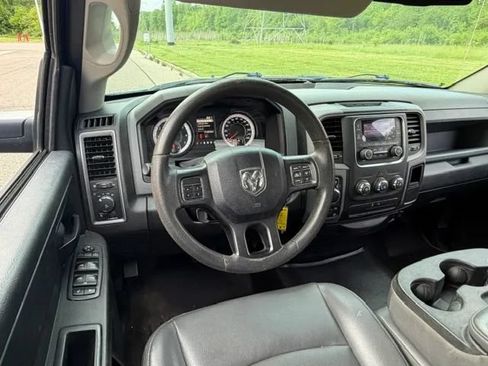 Used 2019 RAM 1500 Express AWD/4WD image 16