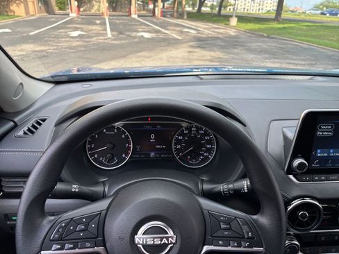 Used 2025 Nissan Sentra SV FWD image 29