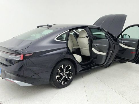 Used 2025 Hyundai Sonata SEL FWD image 12