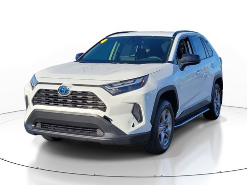 Certified 2024 Toyota RAV4 LE AWD/4WD image 3