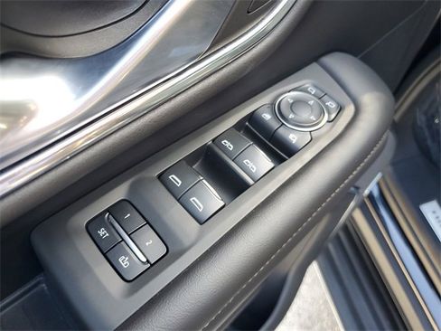 Used 2022 Chevrolet Tahoe High Country image 18