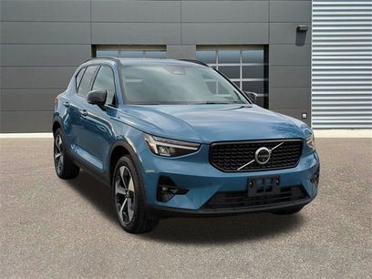Used 2025 Volvo XC40 B5 Plus