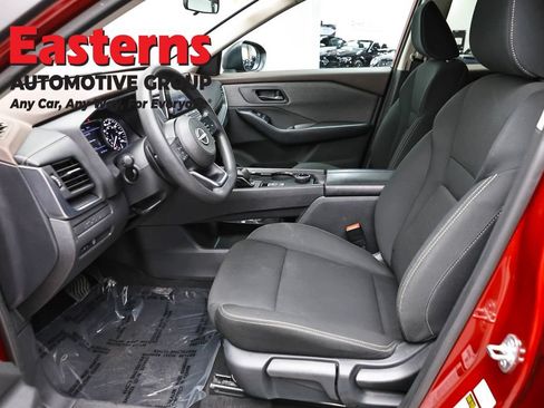 Used 2023 Nissan Rogue S AWD/4WD image 14