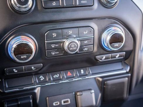 Used 2022 GMC Sierra 2500 SLE image 25