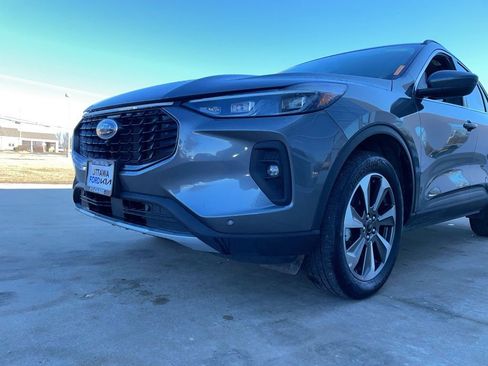 Used 2024 Ford Escape Platinum image 14