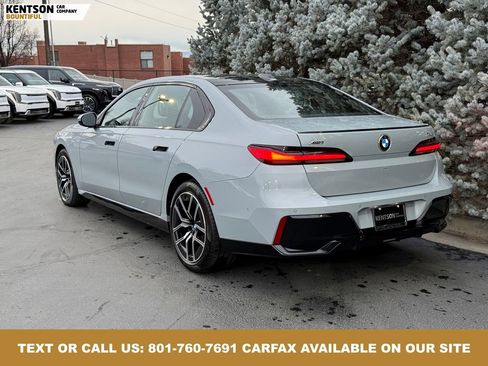 Used 2025 BMW 740i xDrive image 5