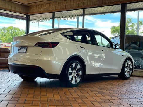 Used 2021 Tesla Model Y Long Range AWD/4WD image 9
