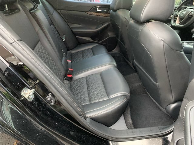 Used 2016 Nissan Maxima Platinum w/ Interior Lighting Package FWD image 22