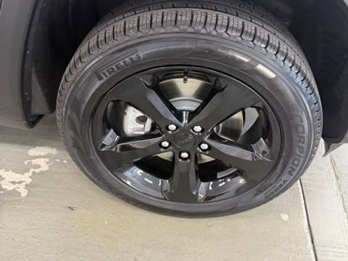 New 2025 Jeep Grand Cherokee L Limited w/ Luxury Tech Group II image 2