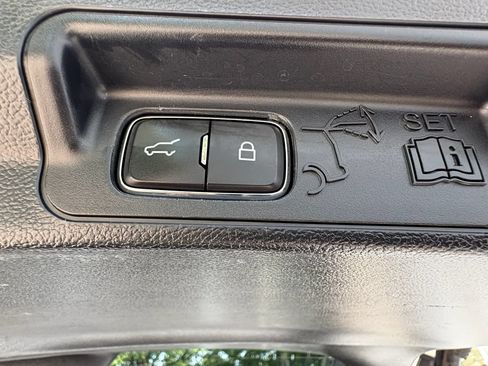 Used 2021 Ford Explorer Limited w/ Equipment Group 301A RWD image 28