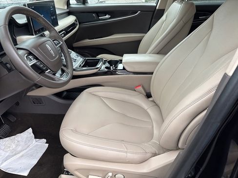 Certified 2023 Lincoln Nautilus FWD image 13