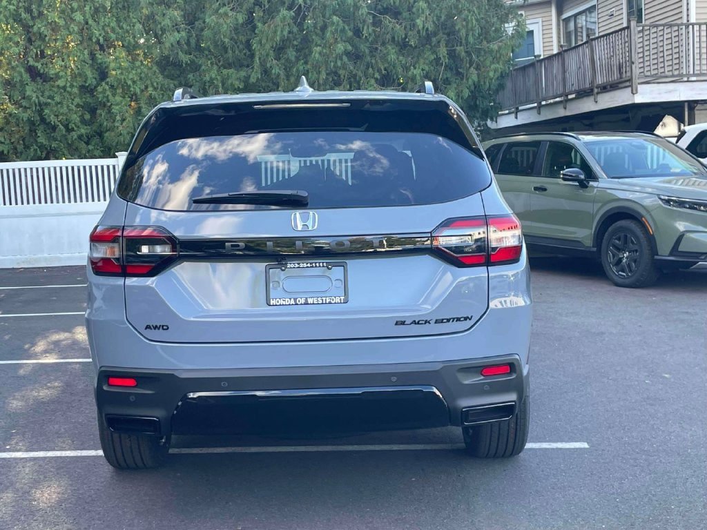 New 2026 Honda Pilot Black Edition image 6