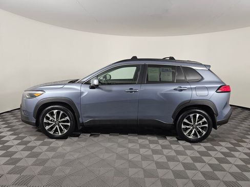 Used 2023 Toyota Corolla Cross XLE w/ Convenience Package image 6