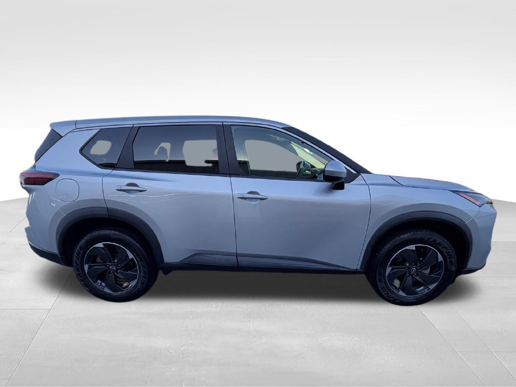 Used 2024 Nissan Rogue SV AWD/4WD image 7
