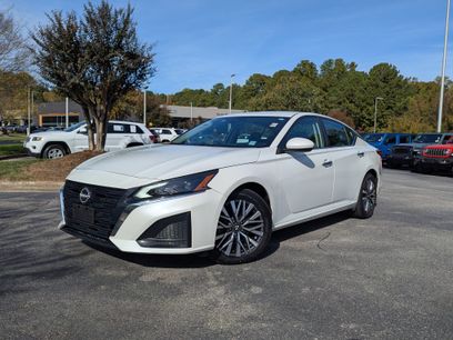 Used 2023 Nissan Altima 2.5 SV