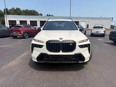 Used 2024 BMW X7 M60i AWD/4WD image 2