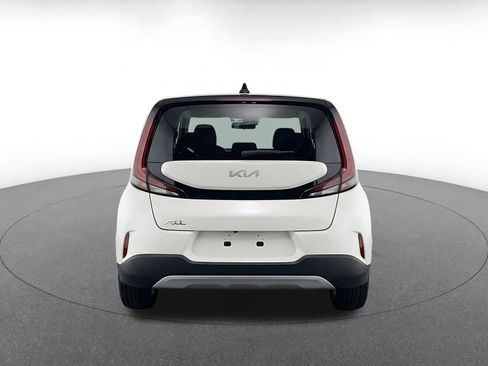Used 2025 Kia Soul LX w/ LX Technology Package FWD image 8