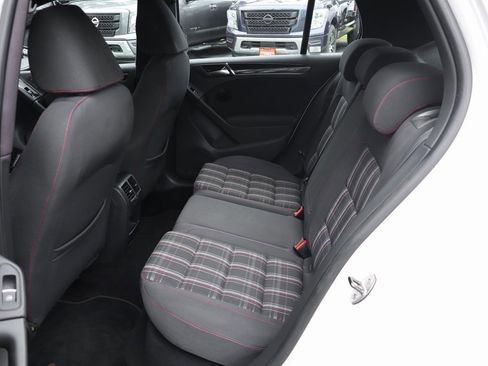 Used 2010 Volkswagen GTI 4-Door image 32