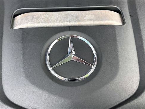 Used 2017 Mercedes-Benz C 300 Sedan image 32