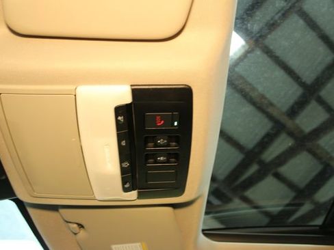 Used 2021 Nissan Rogue SV image 29