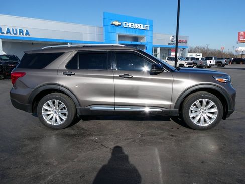 Used 2021 Ford Explorer Limited image 3