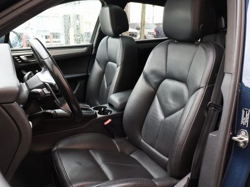 Used 2016 Porsche Macan S image 12