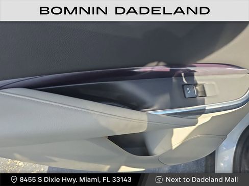 Used 2023 Cadillac XT4 Luxury image 11