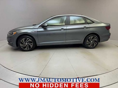 Used 2019 Volkswagen Jetta SEL Premium image 2
