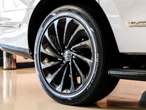 Used 2020 Lincoln Navigator L Reserve w/ Equipment Group 208A Reserve image 51