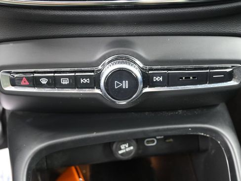 Used 2023 Volvo C40 P8 Recharge Ultimate AWD/4WD image 27