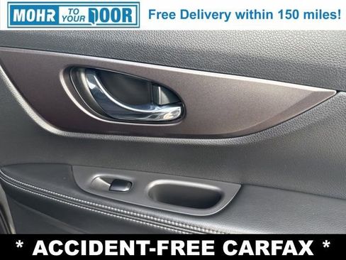 Used 2016 Nissan Rogue SV w/ SV Premium Package image 27