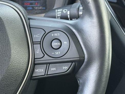 Certified 2022 Toyota Corolla Cross LE image 24