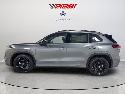 New 2026 Volkswagen Tiguan SE R-Line FWD image 5