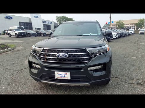 Certified 2023 Ford Explorer XLT w/ Equipment Group 202A AWD/4WD image 3
