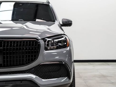 Used 2021 Mercedes-Benz Maybach GLS 600 4MATIC image 4