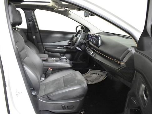 Used 2024 Nissan Ariya AWD image 39
