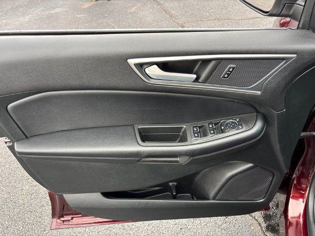 Used 2023 Ford Edge SEL w/ Convenience Package AWD/4WD image 11