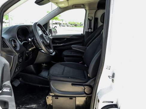 Used 2018 Mercedes-Benz Metris image 4