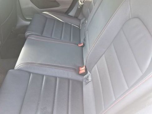 Used 2017 Volkswagen GTI SE FWD image 18