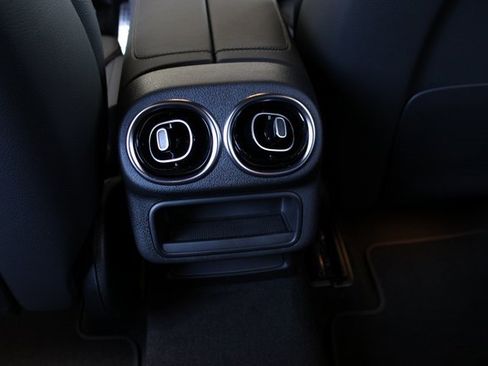 New 2025 Mercedes-Benz GLC 350e 4MATIC image 34