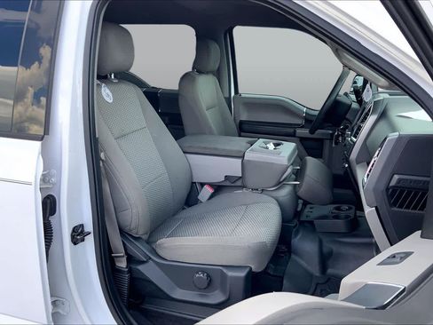Used 2016 Ford F150 XLT AWD/4WD image 8