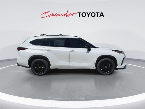 Certified 2026 Toyota Highlander XSE AWD/4WD image 9
